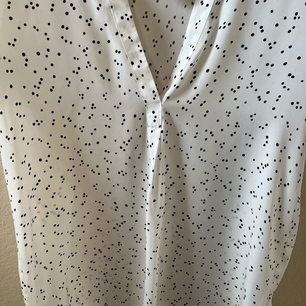 Joie Women’s White Black Ditsy Polka Dot Pullover Blouse Short Sleeve Size S/P - Picture 3 of 6